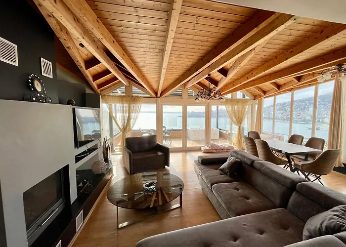 Seaview Golden Penthouse