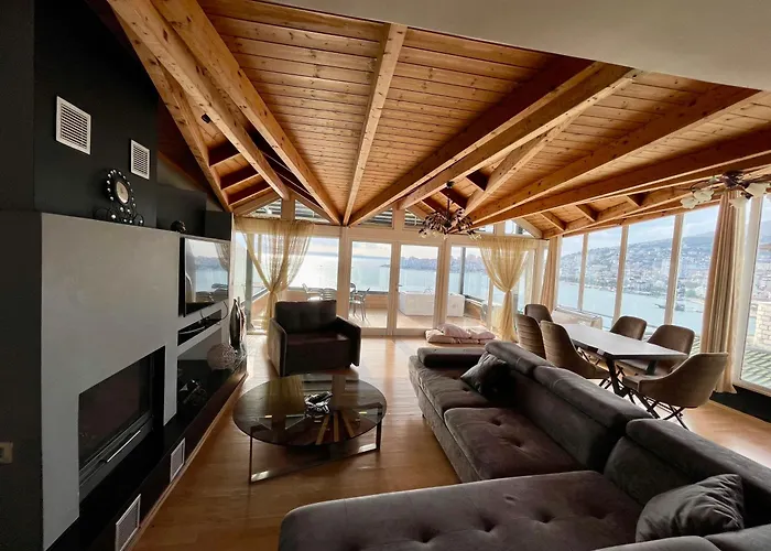 Seaview Golden Penthouse