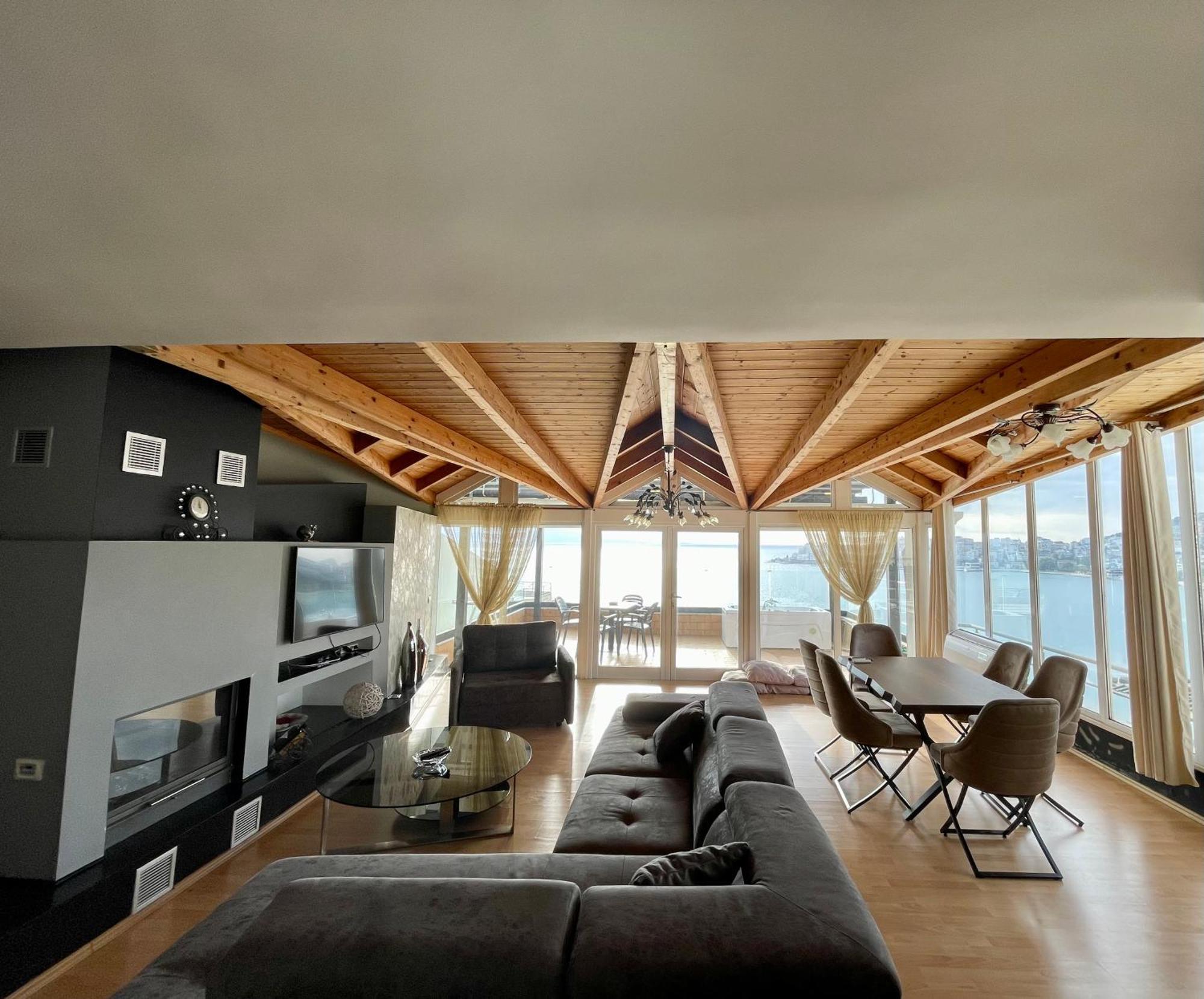 Seaview Golden Penthouse * Saranda